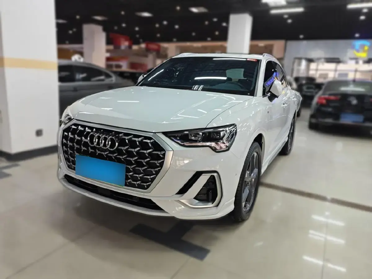 2024 Audi Q3 1.5T 160HP L4 7DCT