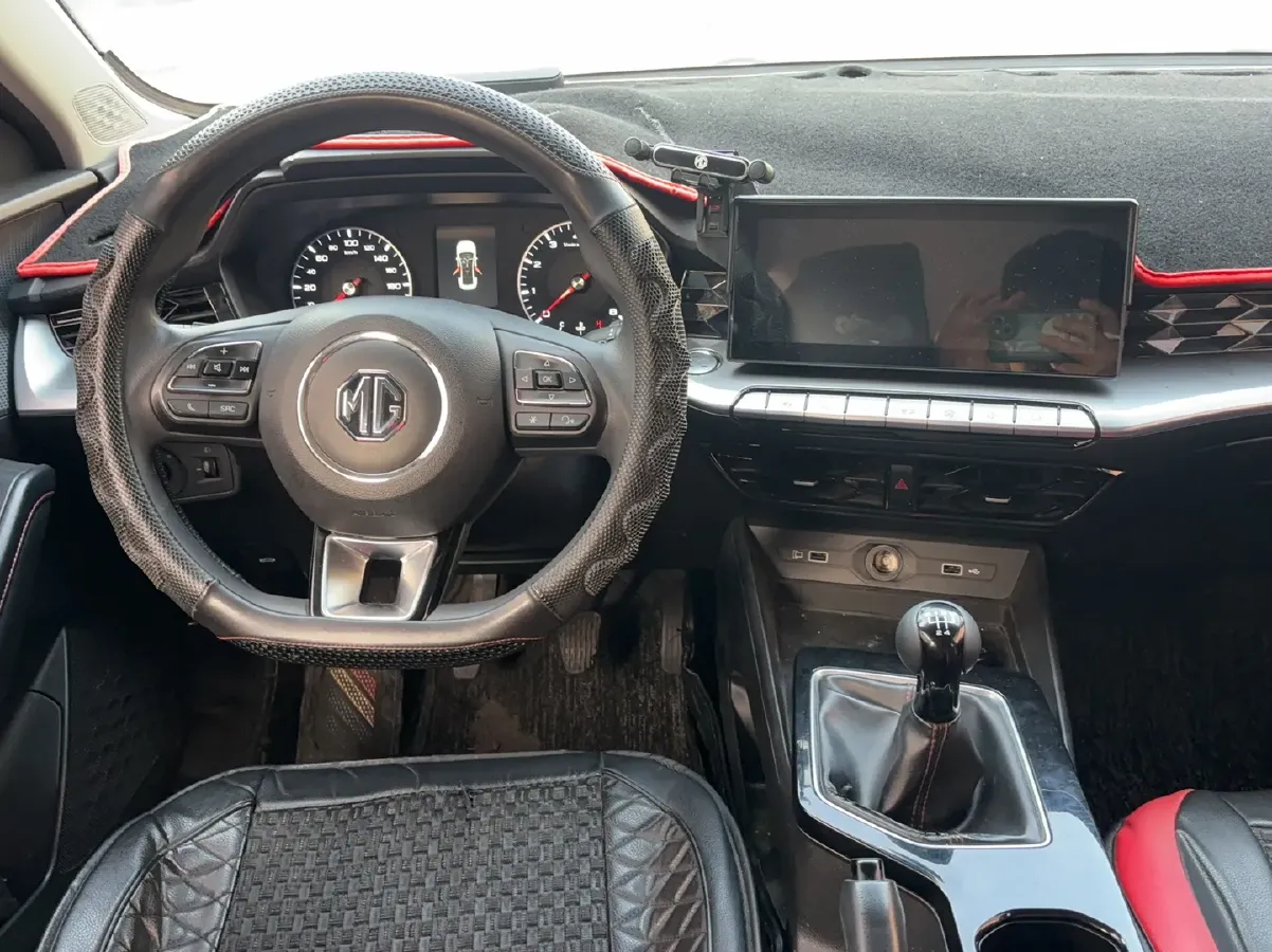 2021 MG 5 1.5L 120HP L4 5MT,autocango,china used car exporter,china ev exporter,chinese used car exporter,chinese used ev exporter