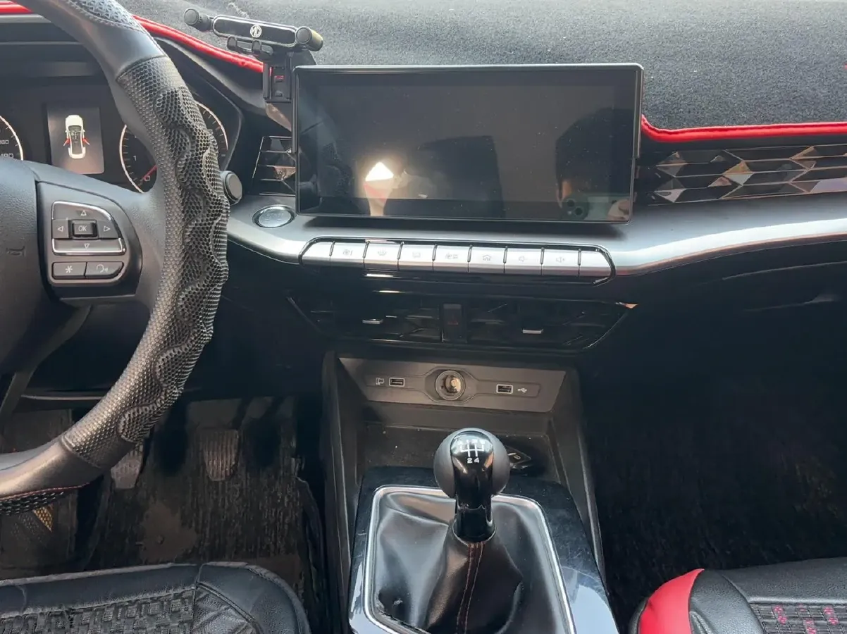 2021 MG 5 1.5L 120HP L4 5MT,autocango,china used car exporter,china ev exporter,chinese used car exporter,chinese used ev exporter