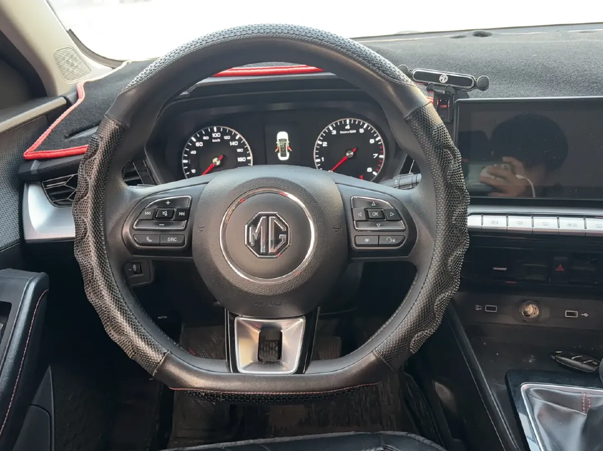 2021 MG 5 1.5L 120HP L4 5MT,autocango,china used car exporter,china ev exporter,chinese used car exporter,chinese used ev exporter