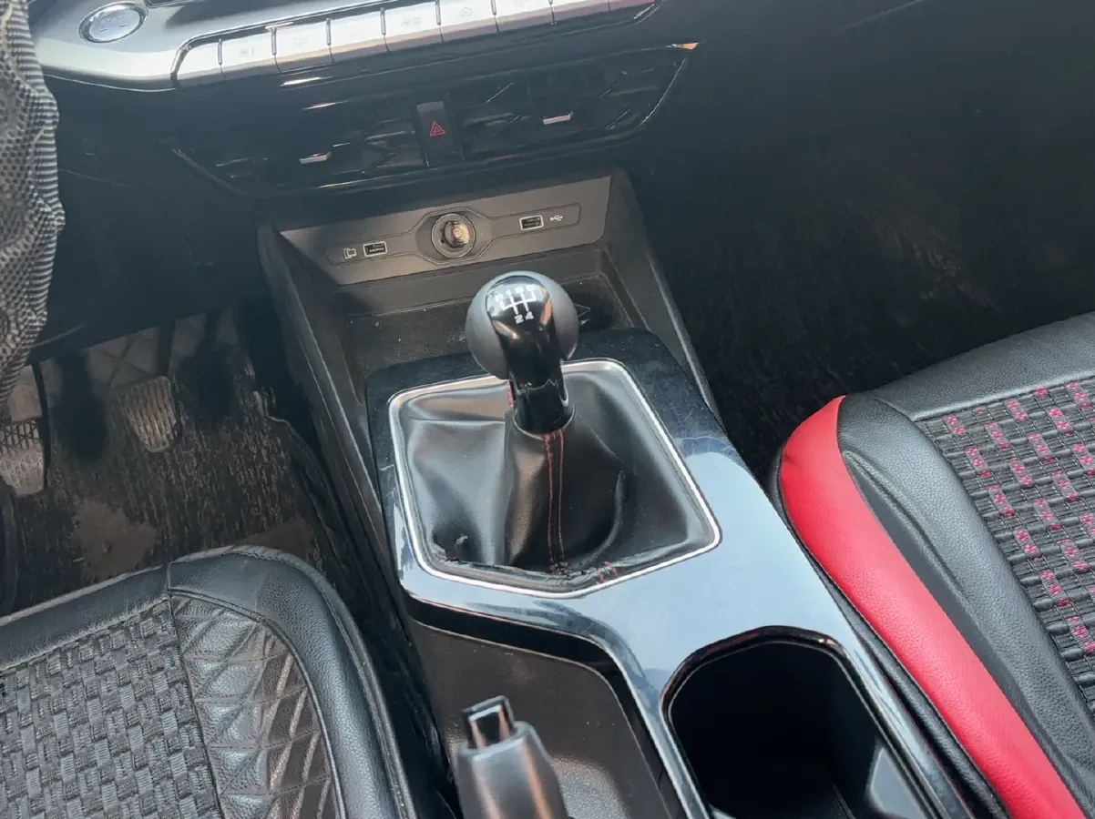 2021 MG 5 1.5L 120HP L4 5MT,autocango,china used car exporter,china ev exporter,chinese used car exporter,chinese used ev exporter