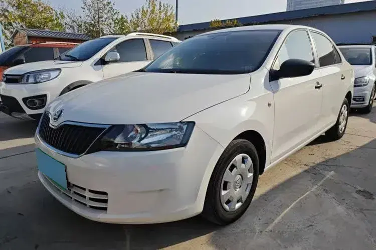 2015 Skoda Rapid 1.4L 90HP L4 5MT