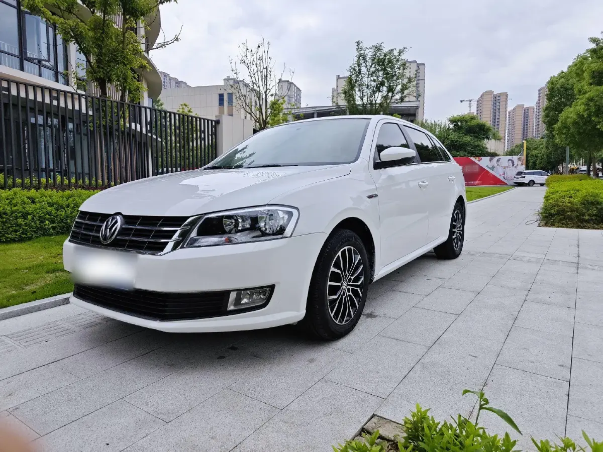 2014 Volkswagen Gran Lavida 1.4T 131HP L4 7DCT