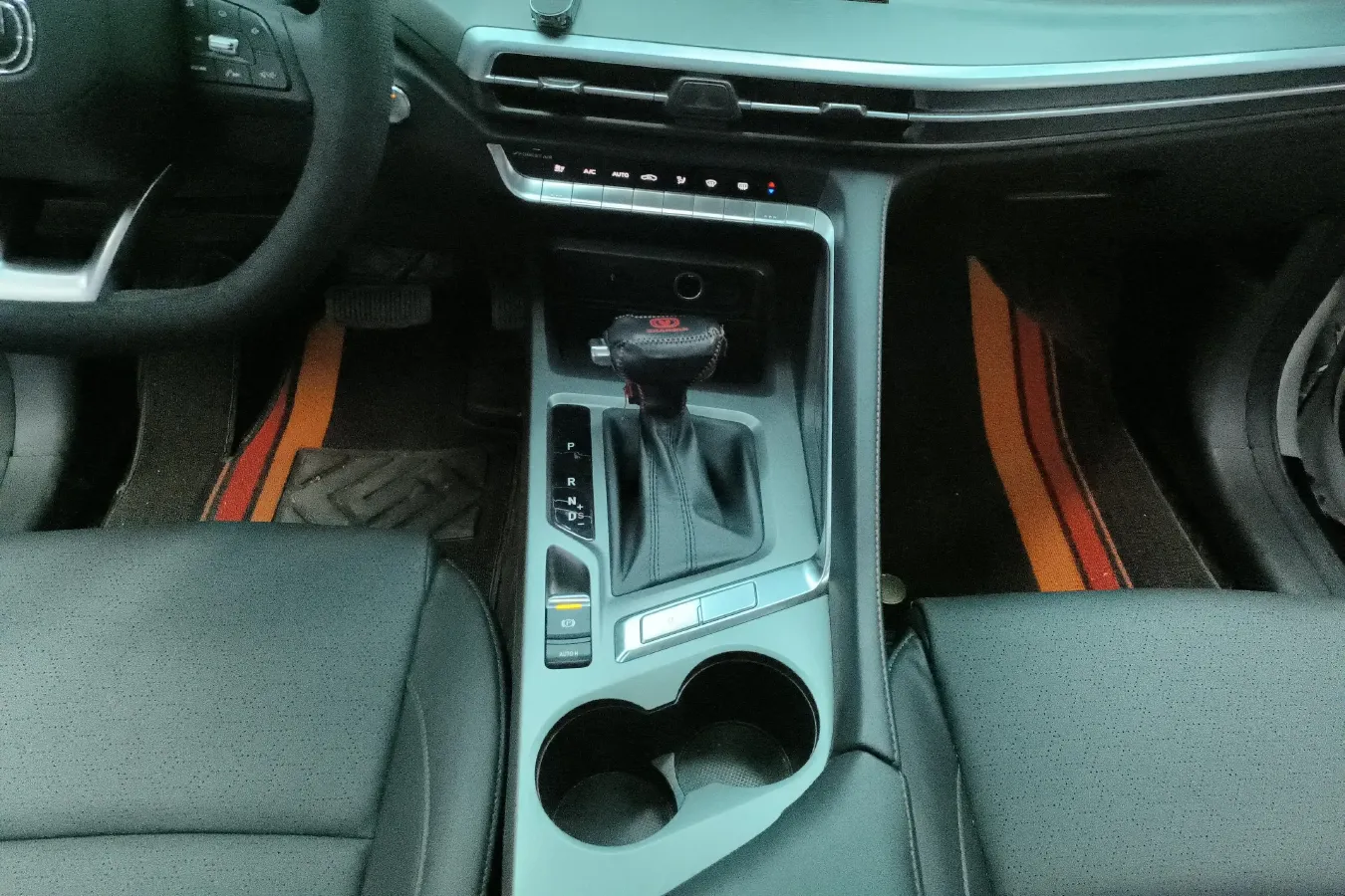 2021 ChangAn CS35 Plus 1.4T 160HP L4 7DCT,autocango,china used car exporter,china ev exporter,chinese used car exporter,chinese used ev exporter