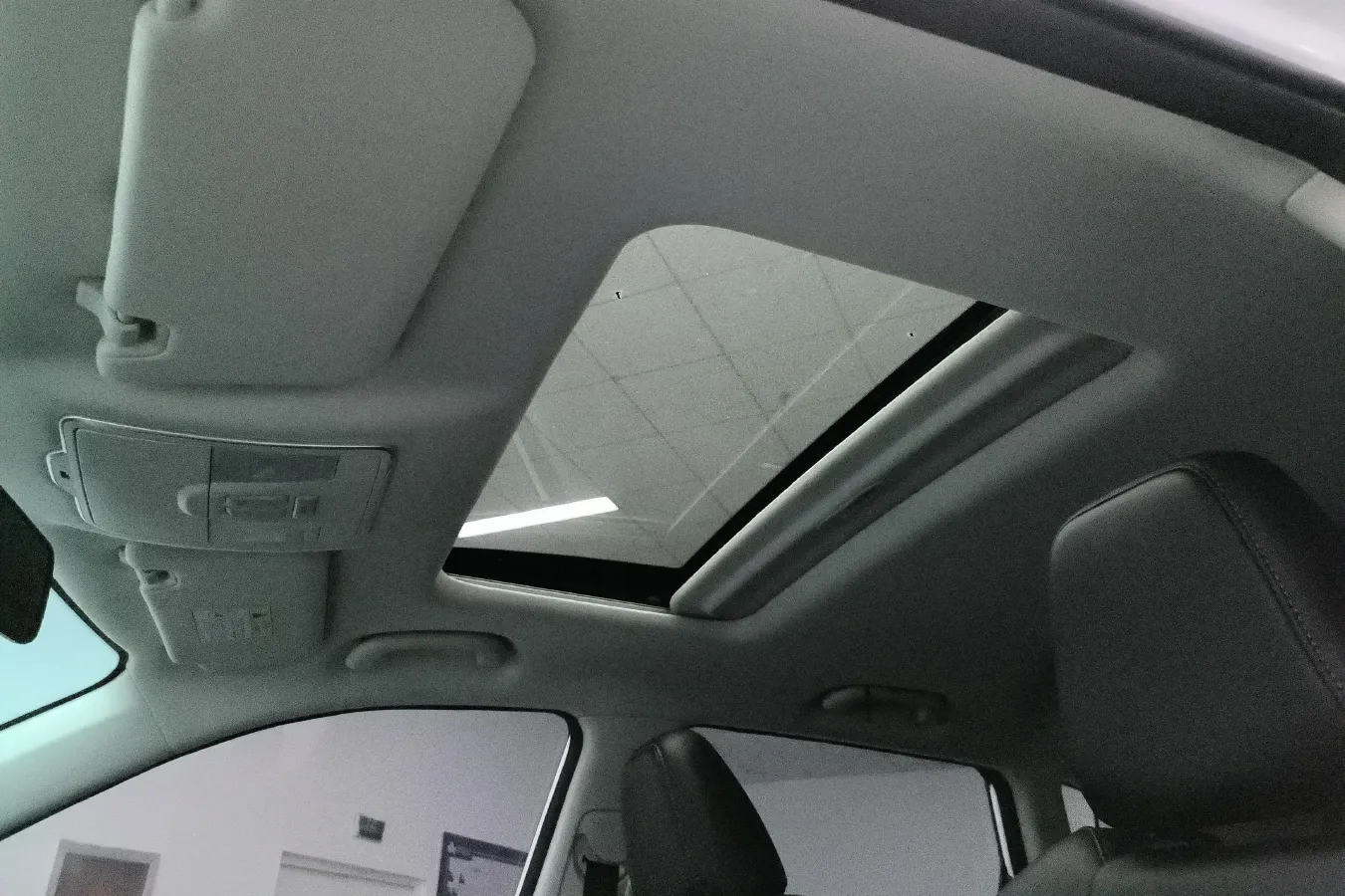 2021 ChangAn CS35 Plus 1.4T 160HP L4 7DCT,autocango,china used car exporter,china ev exporter,chinese used car exporter,chinese used ev exporter