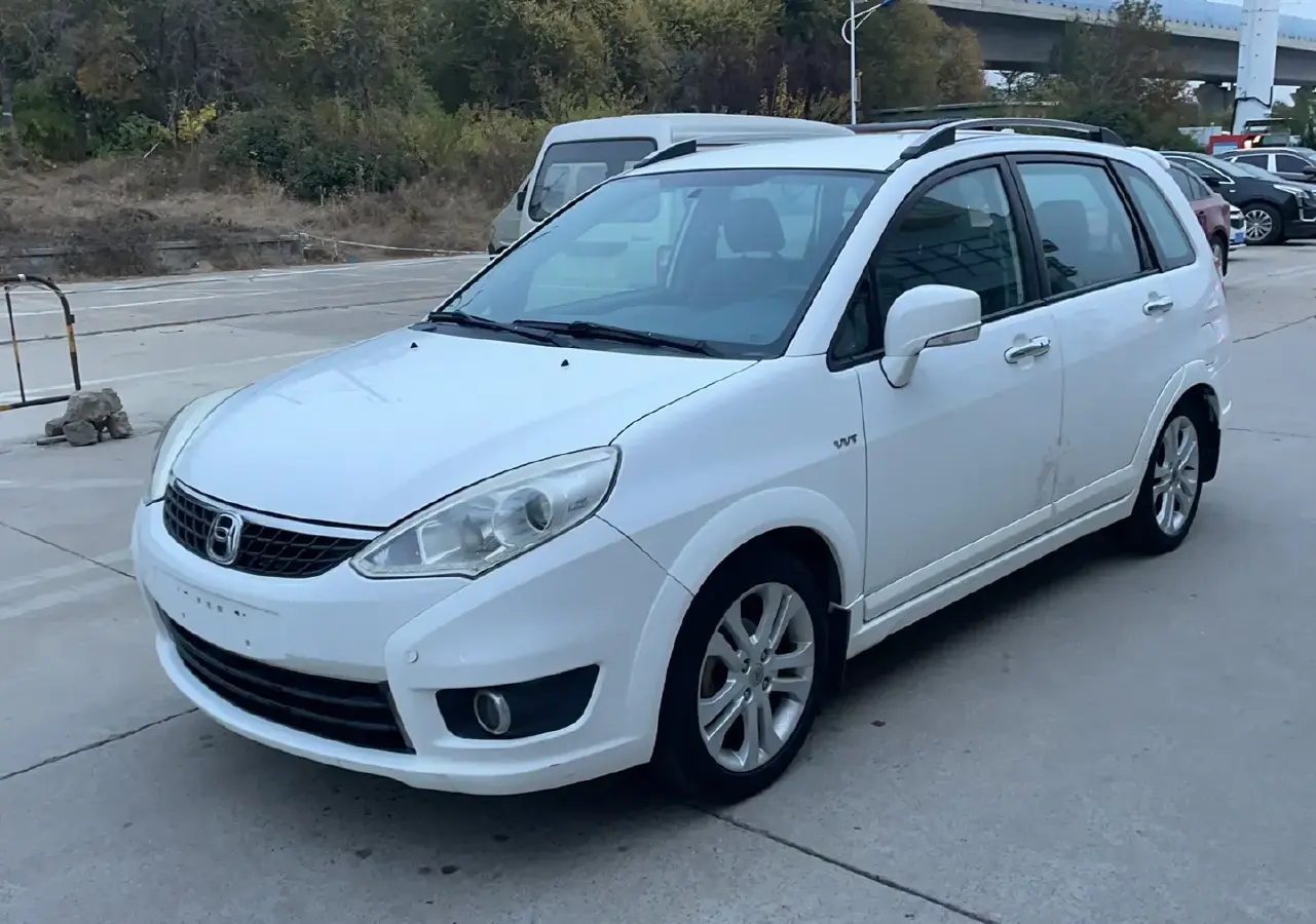 2015 Suzuki Liana A6 1.4L 101HP L4 5MT