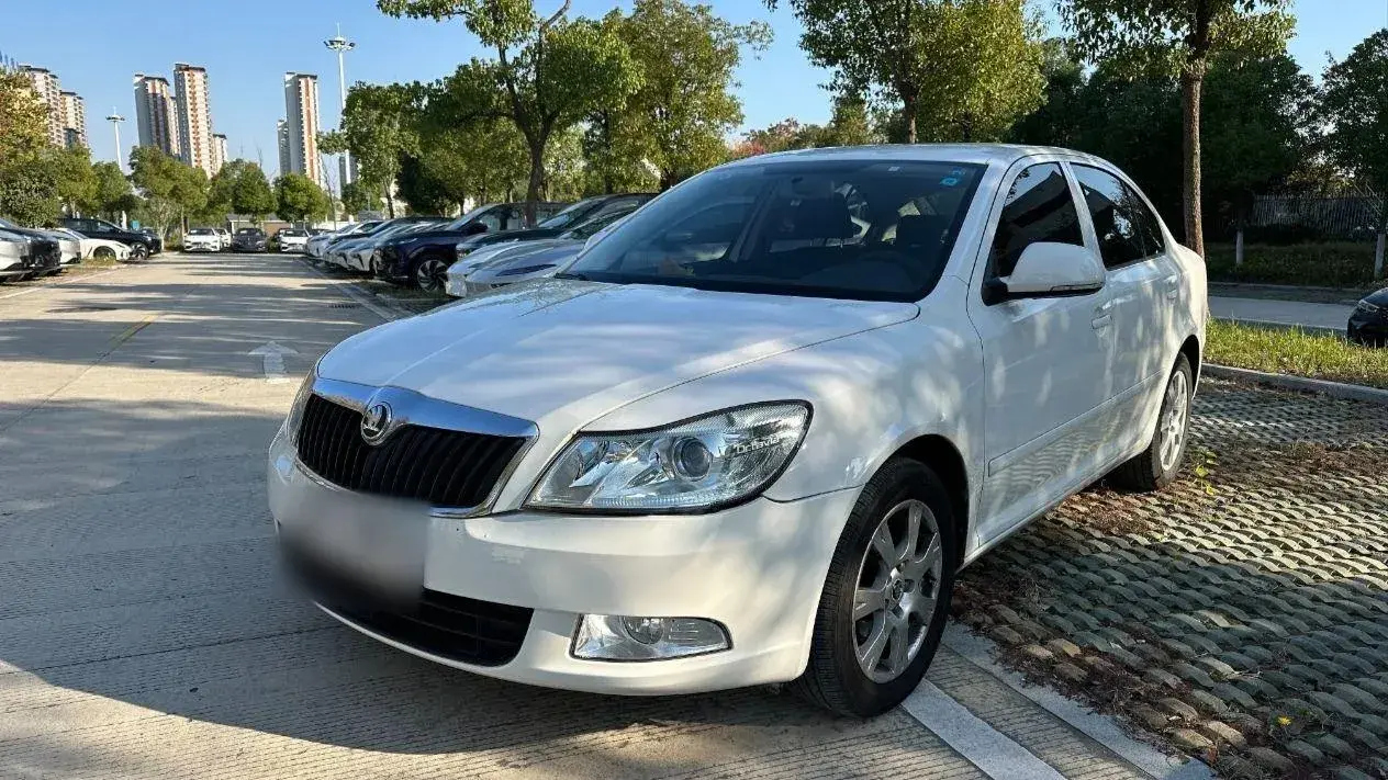 2013 Skoda Octavia 1.6L 105HP L4 6AT