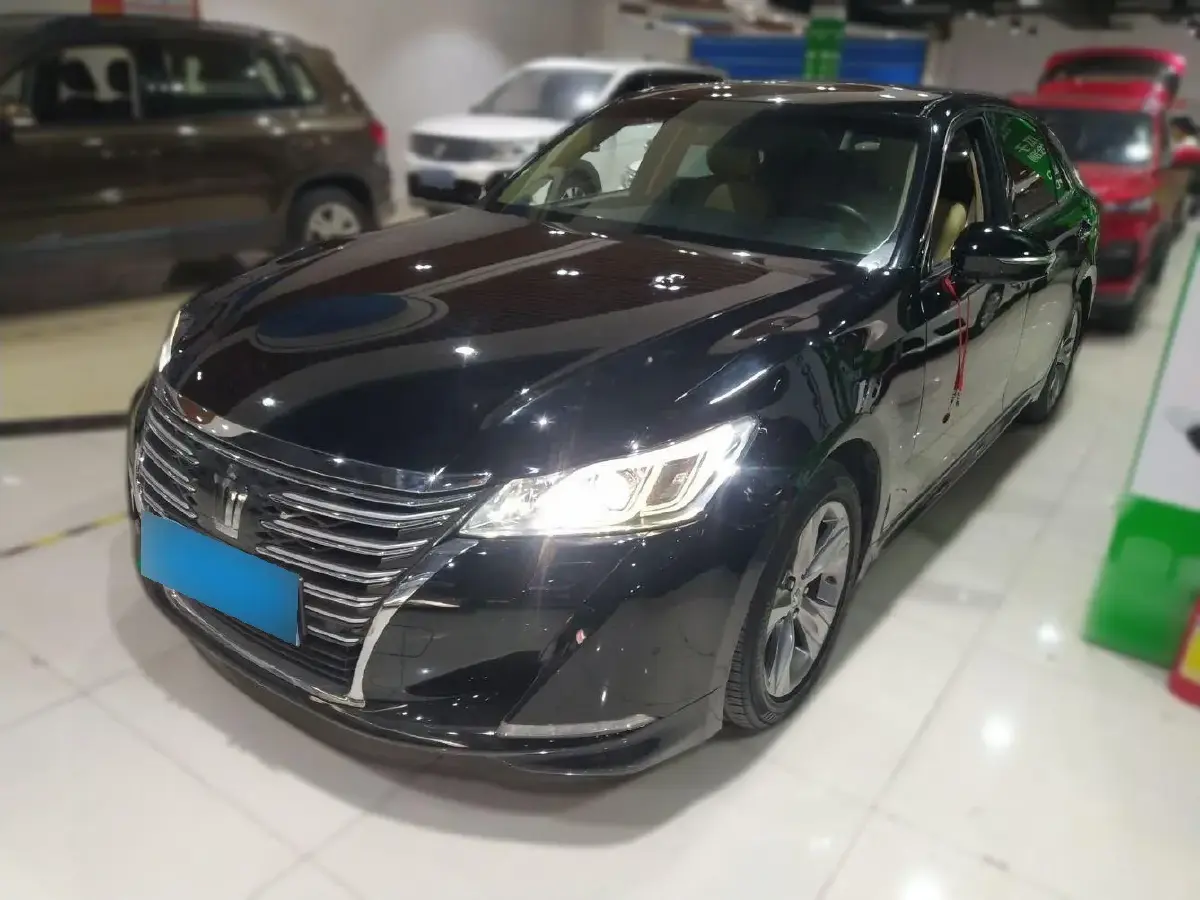 2015 Toyota Crown 2.0T 235HP L4 8AT