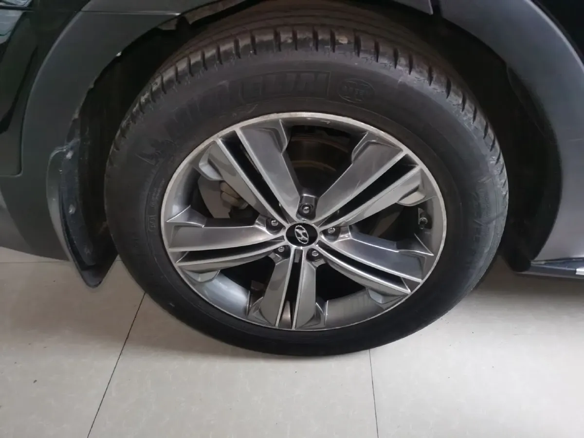 2013 Hyundai Grand SantaFe 3.0L 264HP V6 6AT,autocango,china used car exporter,china ev exporter,chinese used car exporter,chinese used ev exporter