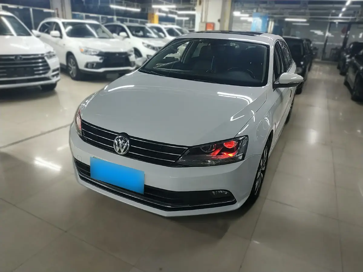 2018 Volkswagen Sagitar 1.6L 110HP L4 6AT