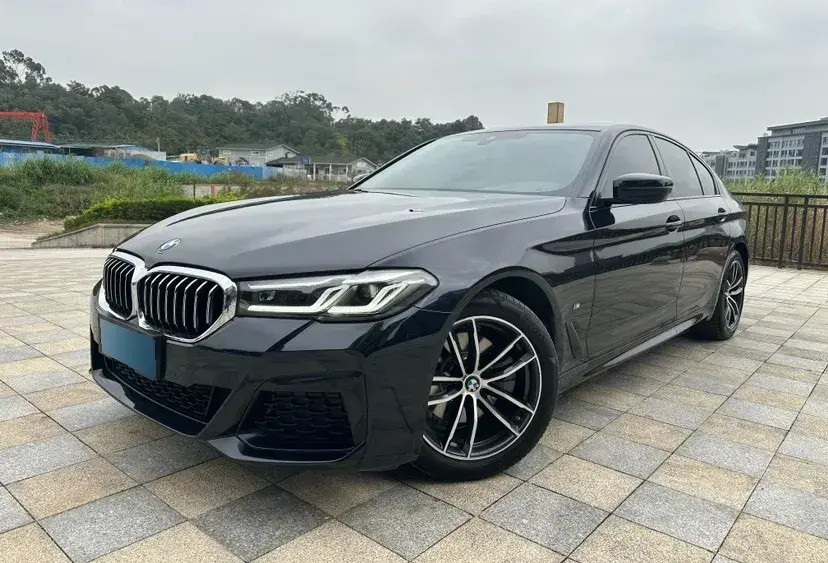 2022 BMW 5 Series 2.0T 184HP L4 8AT