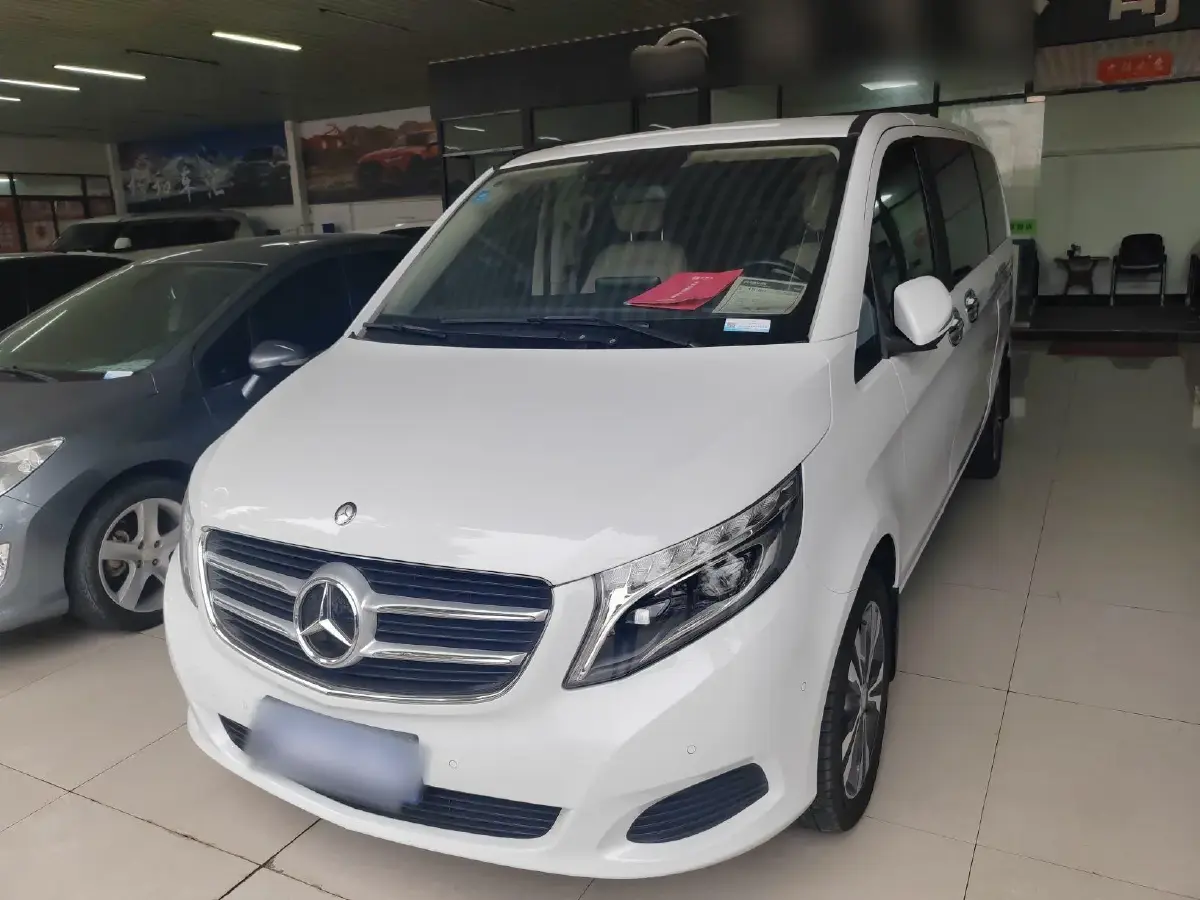 2016 Mercedes-Benz V Class 2.0T 211HP L4 7AT