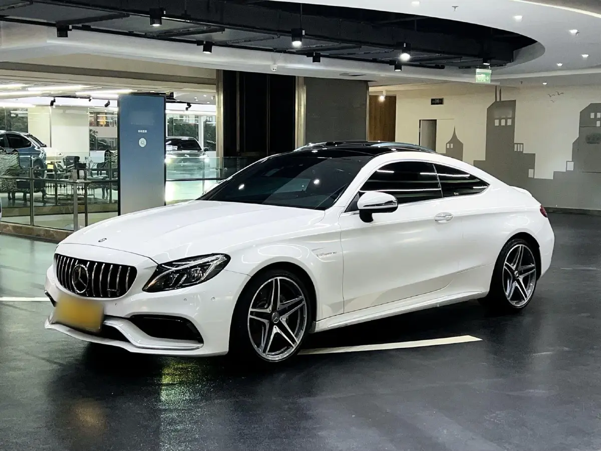 2016 Mercedes-Benz C AMG 4.0T 476HP V8 7AT