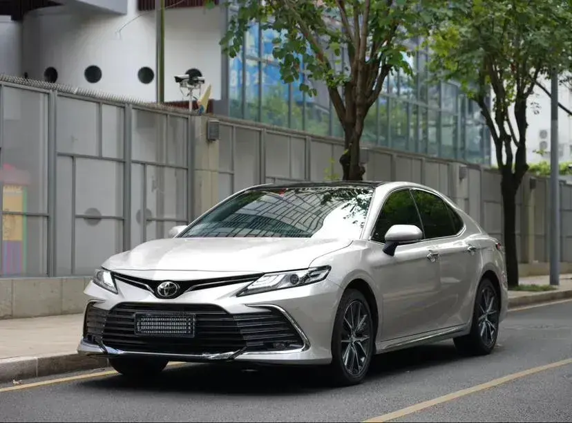 2021 Toyota Camry 2.5L 209HP L4 8AT