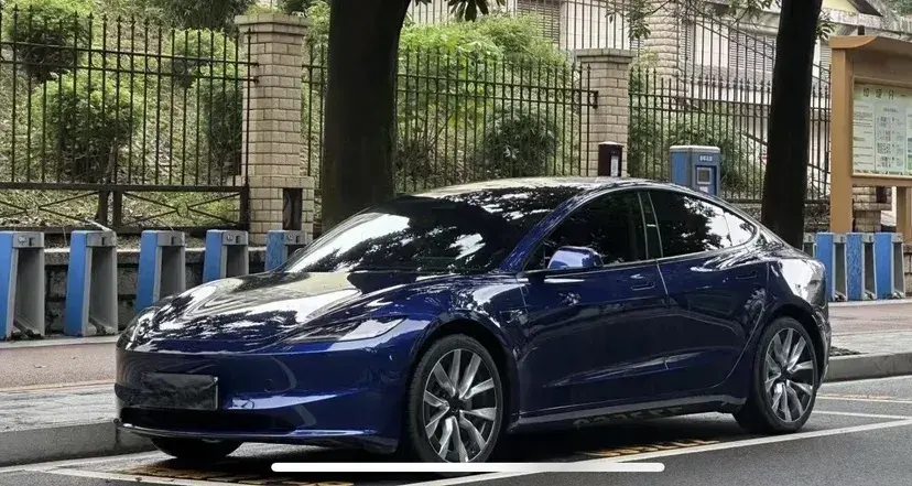 2023 Tesla Model 3 BEV 60KWH