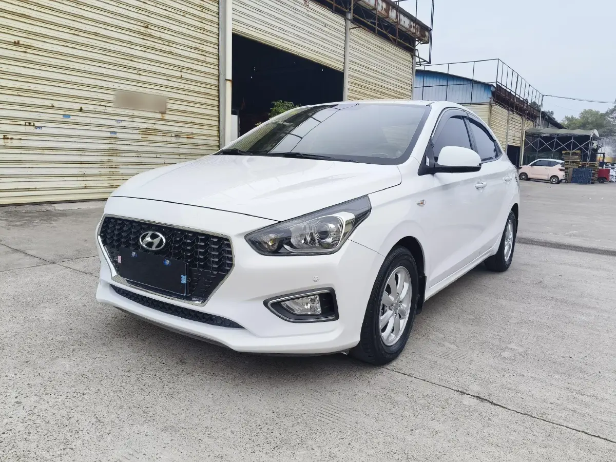 2017 Hyundai Reina 1.4L 95HP L4 5MT