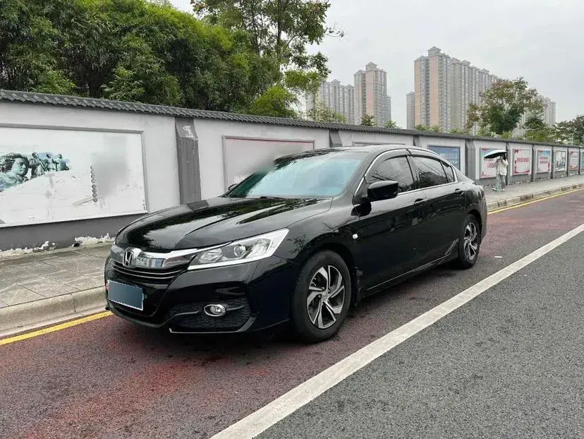 2016 Honda Accord 2.0L 155HP L4 CVT