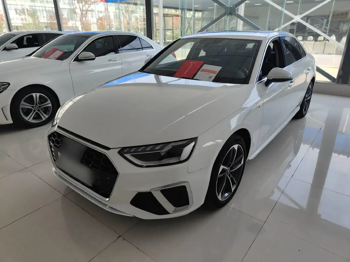 2022 Audi A4L 2.0T 190HP L4 7DCT