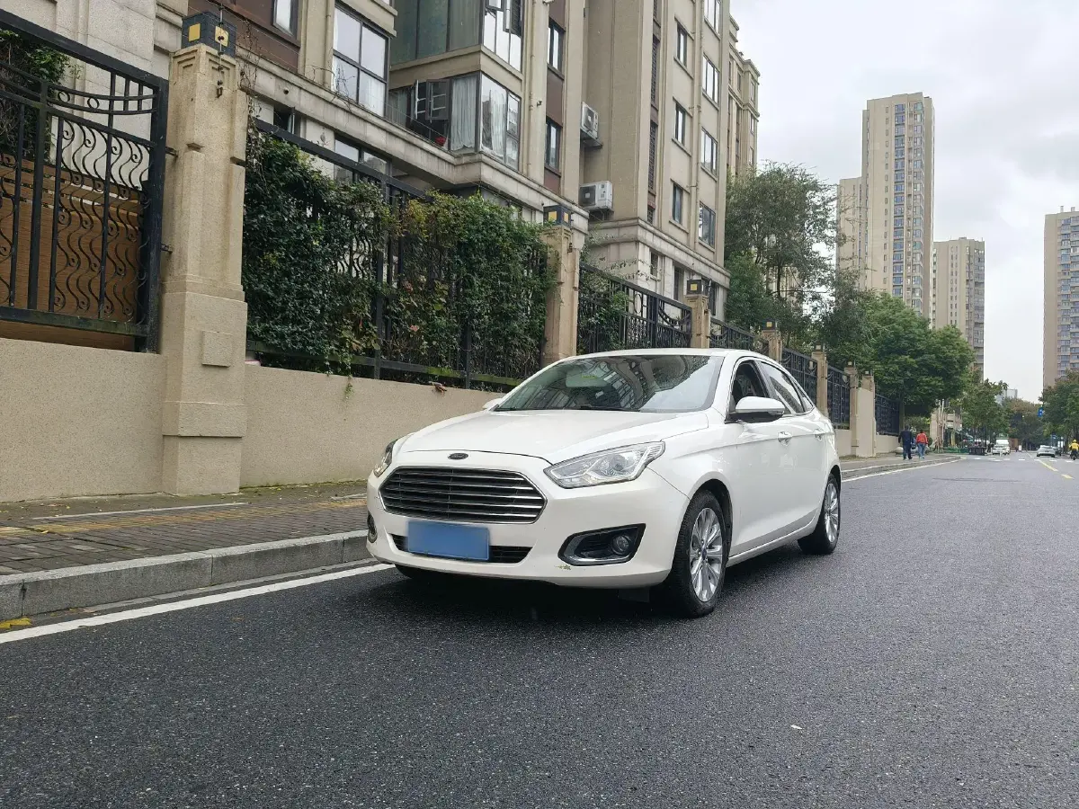 2015 Ford Escort 1.5L 113HP L4 6AT