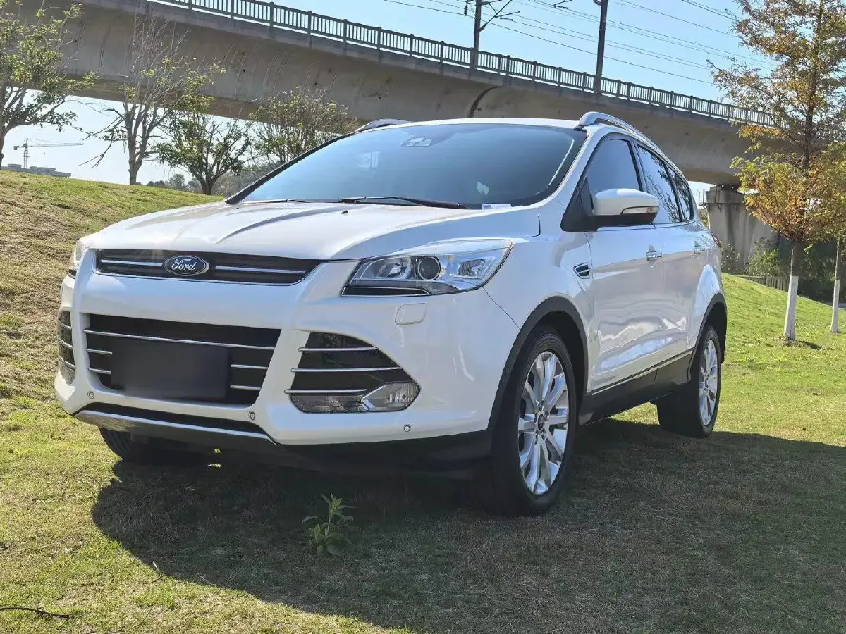 2015 Ford Kuga 2.0T 242HP L4 6AT