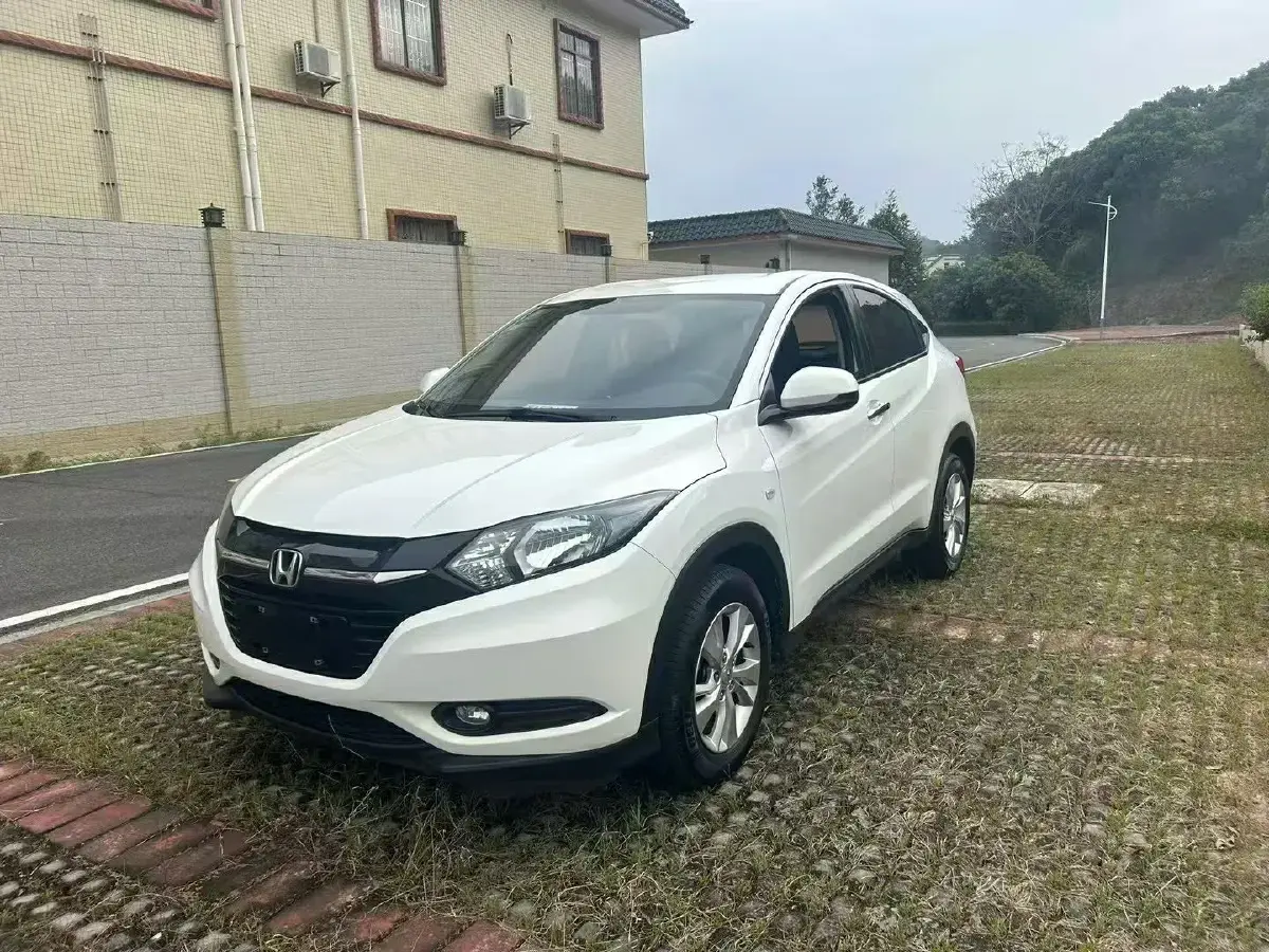 2015 Honda Vezel 1.5L 131HP L4 CVT
