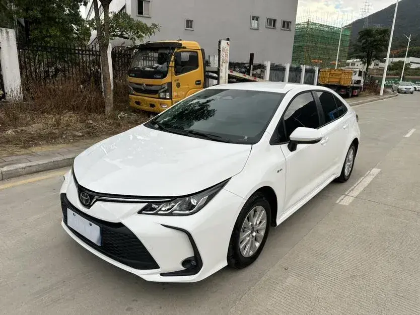 2024 Toyota Corolla 1.8L 98HP L4 E-CVT Hybrid