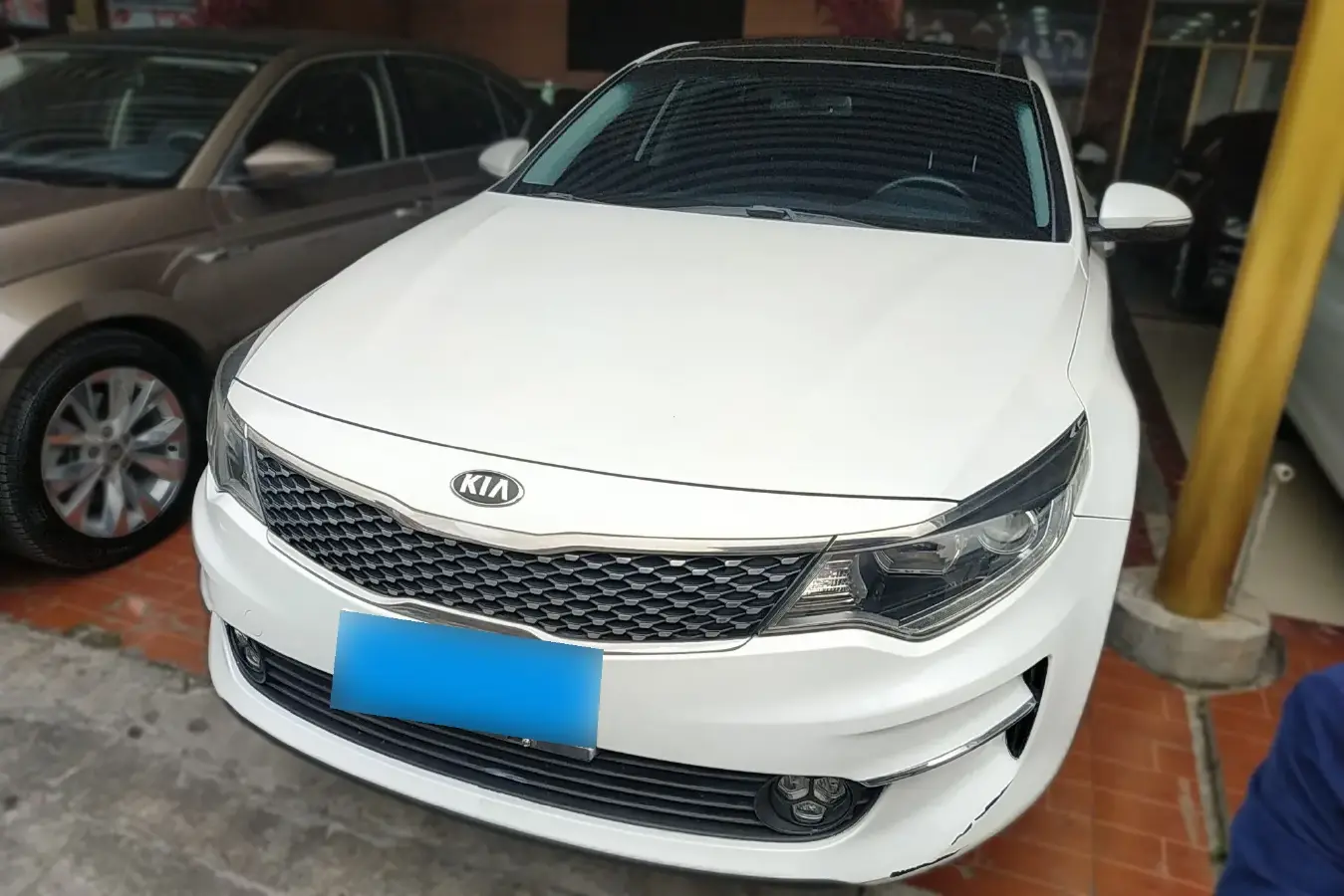 2016 Kia K5 2.0L 161HP L4 6AT