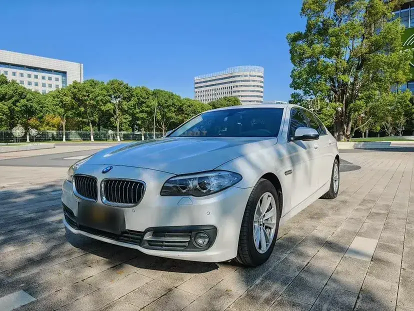 2015 BMW 5 Series 2.0T 184HP L4 8AT