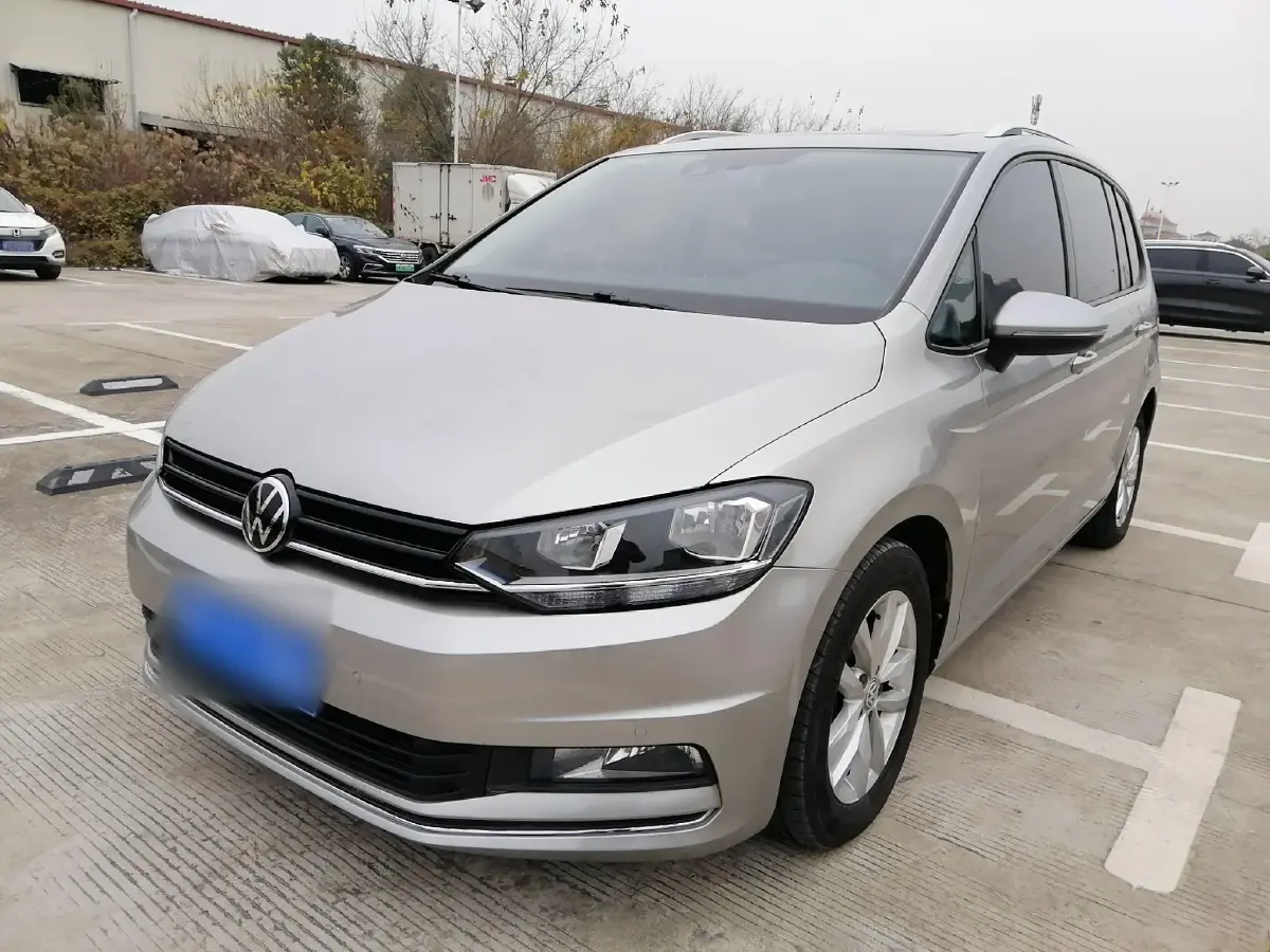 2018 Volkswagen Touran 1.4T 150HP L4 7DCT