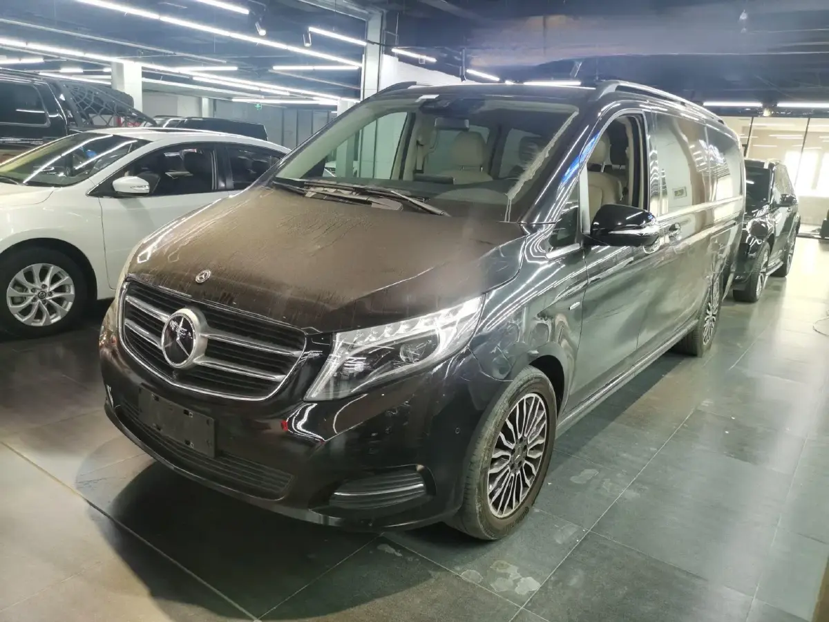 2017 Mercedes-Benz V Class 2.0T 211HP L4 7AT