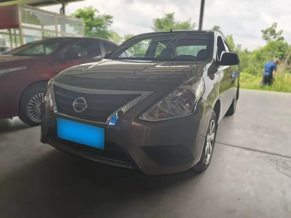 2015 Nissan Sunny 1.5L 112HP L4 5MT