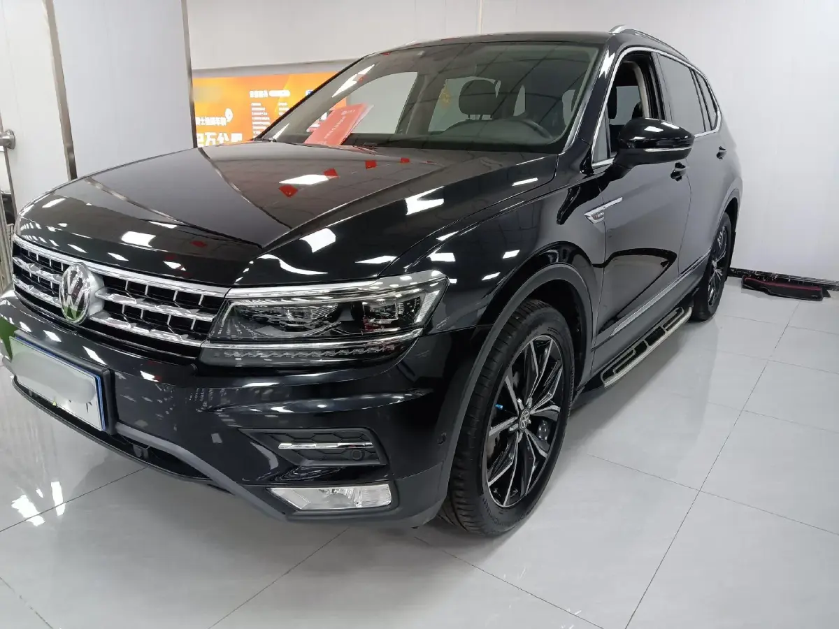 2018 Volkswagen Tiguan L 2.0T 220HP L4 7DCT