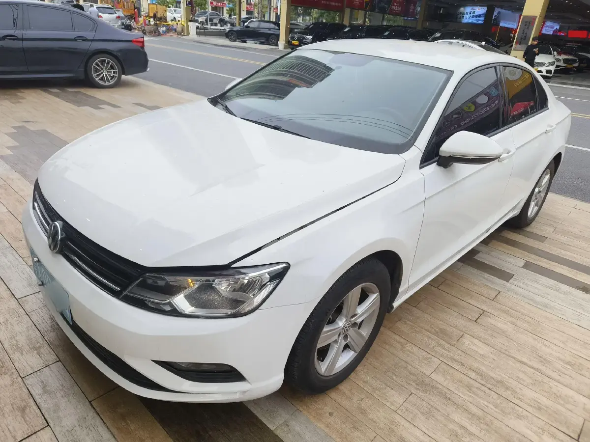 2017 Volkswagen Lamando 1.4T 131HP L4 7DCT