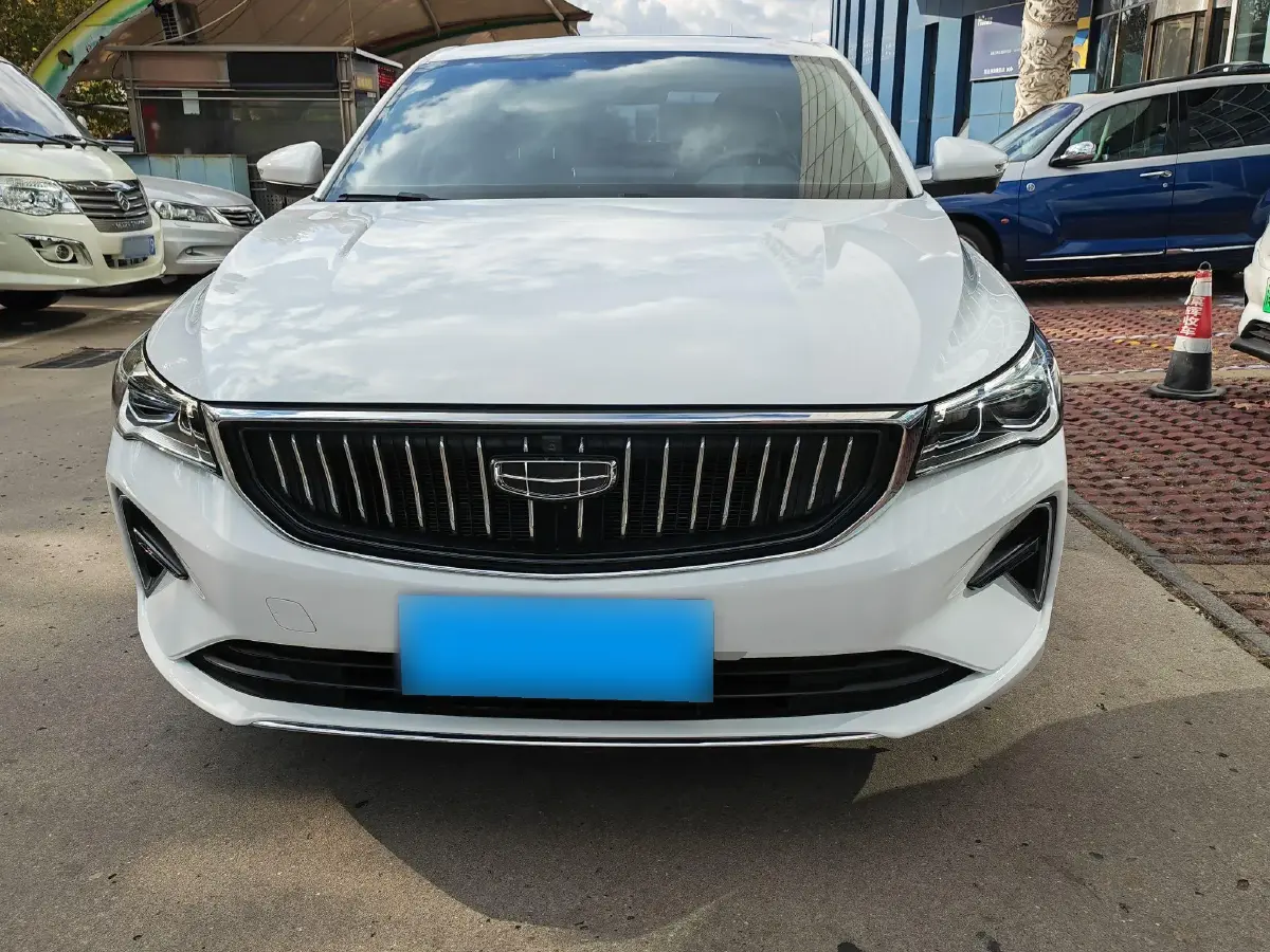 2022 Geely Emgrand 1.5L 114HP L4 CVT