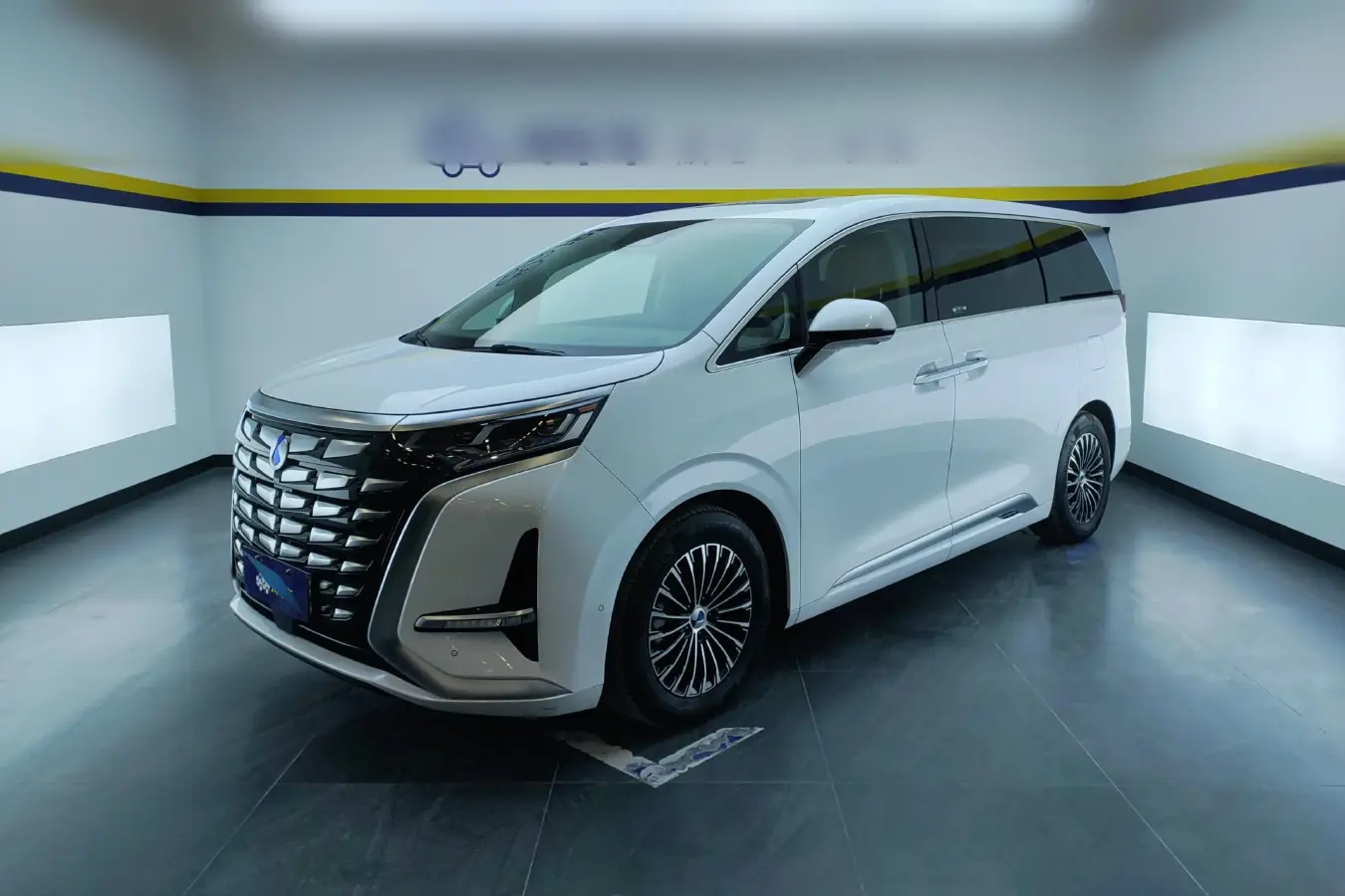 2022 Denza D9 1.5T 139HP L4 E-CVT PHEV 40.06KWH