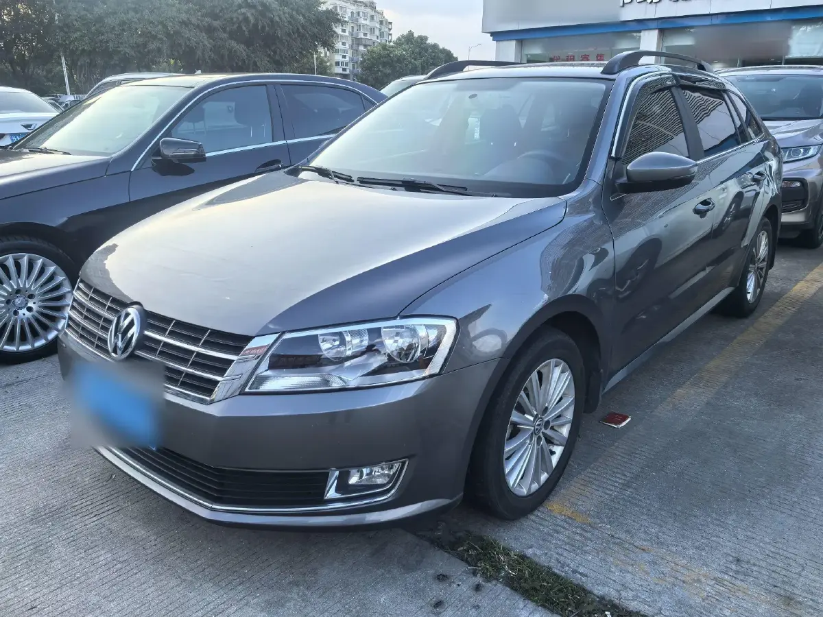 2013 Volkswagen Gran Lavida 1.6L 110HP L4 6AT