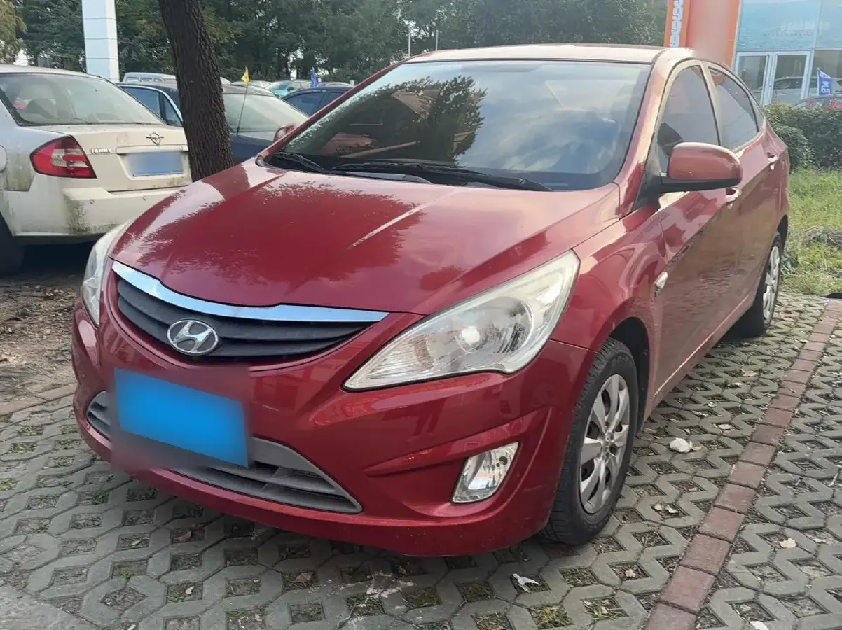 2010 Hyundai Reina 1.4L 107HP L4 5MT