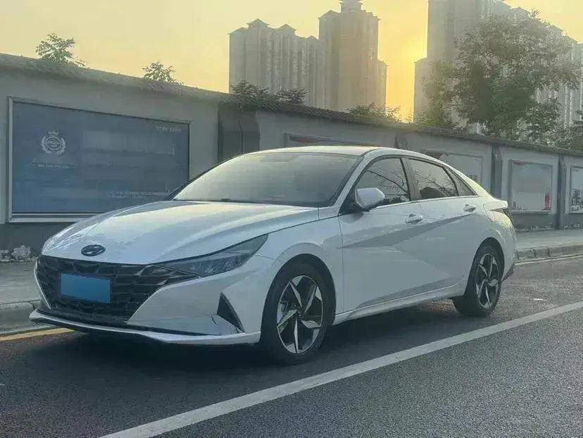 2022 Hyundai Elantra 1.5L 115HP L4 CVT