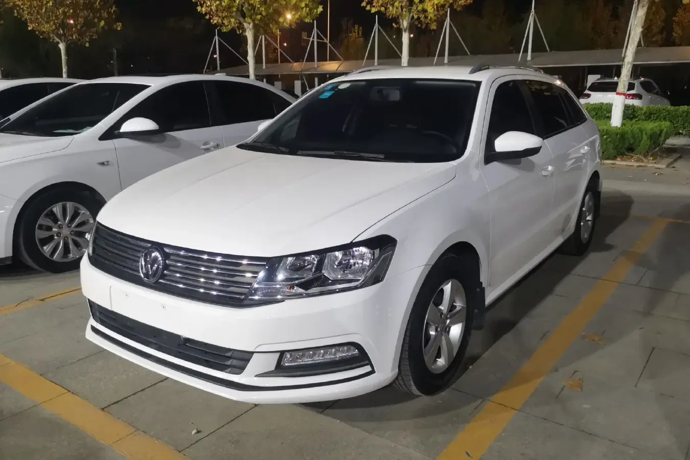 2015 Volkswagen Gran Lavida 1.6L 110HP L4 5MT