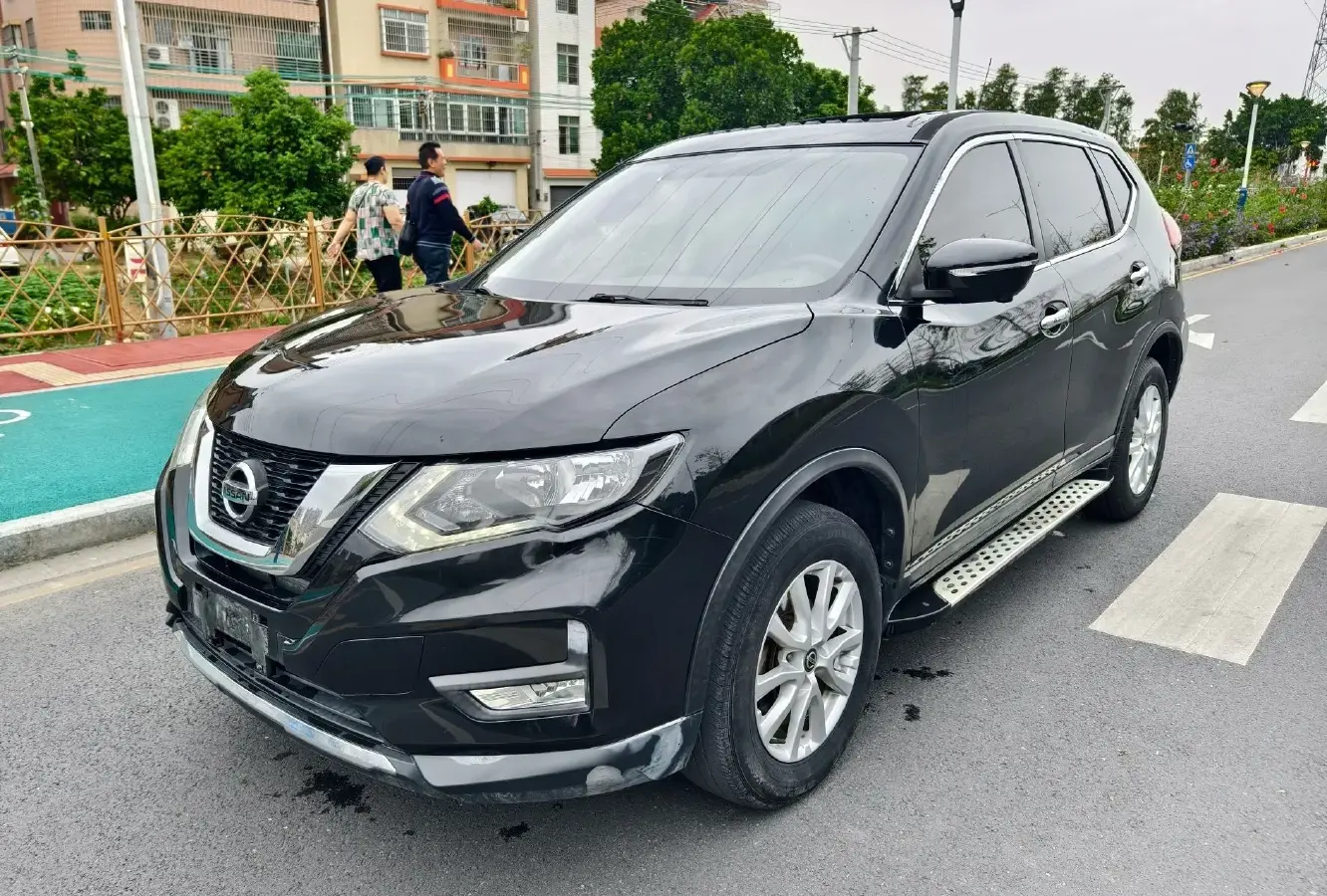 2017 Nissan X-Trail 2.0L 150HP L4 CVT