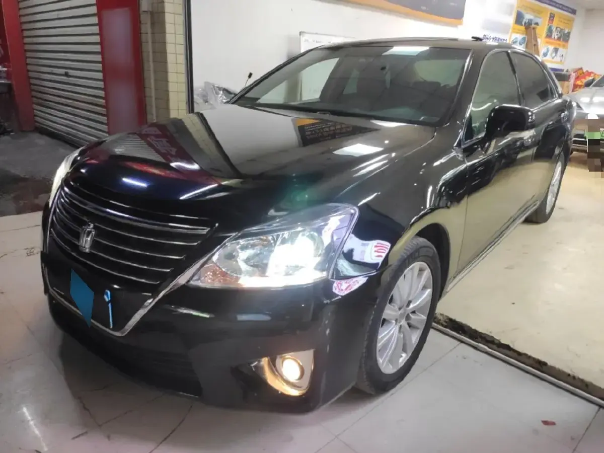 2012 Toyota Crown 2.5L 193HP V6 6AT