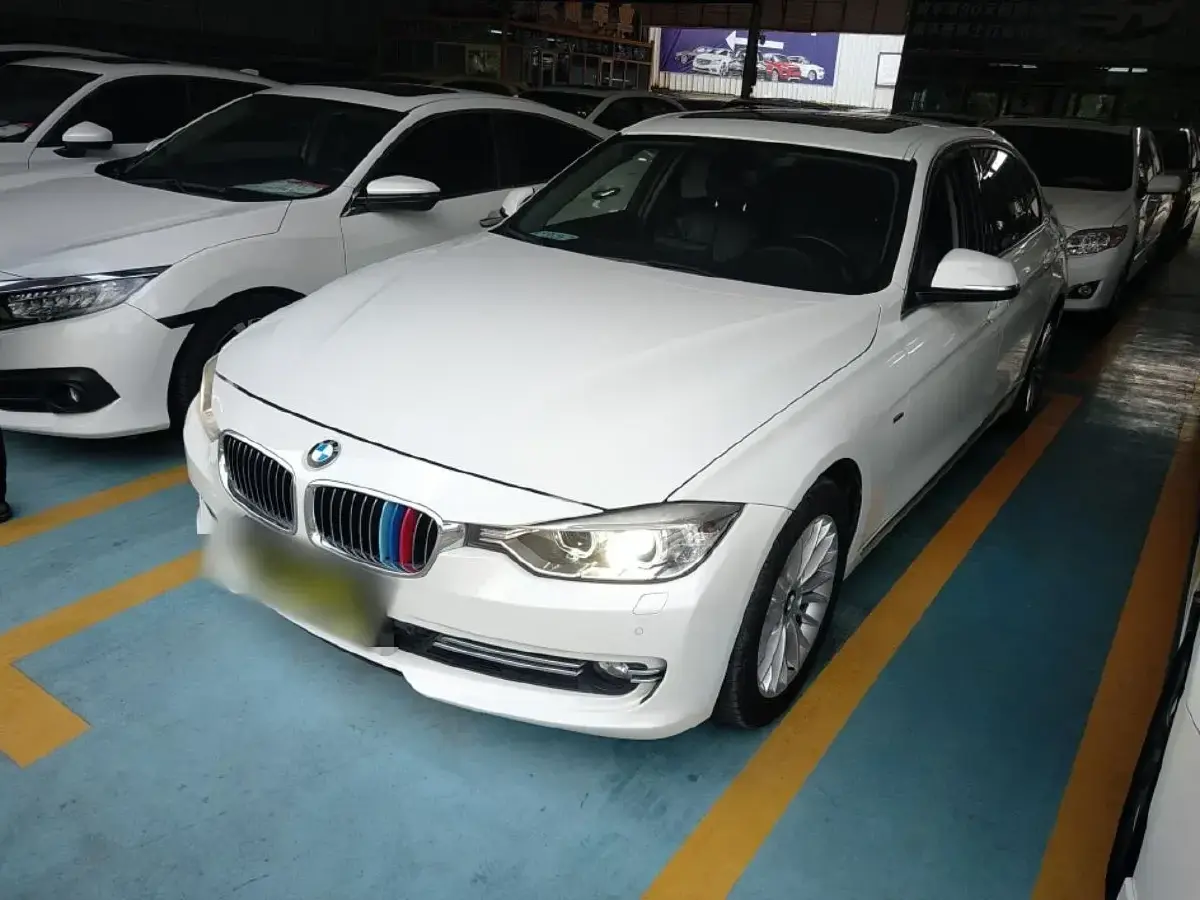 2013 BMW 3 Series 2.0T 184HP L4 8AT