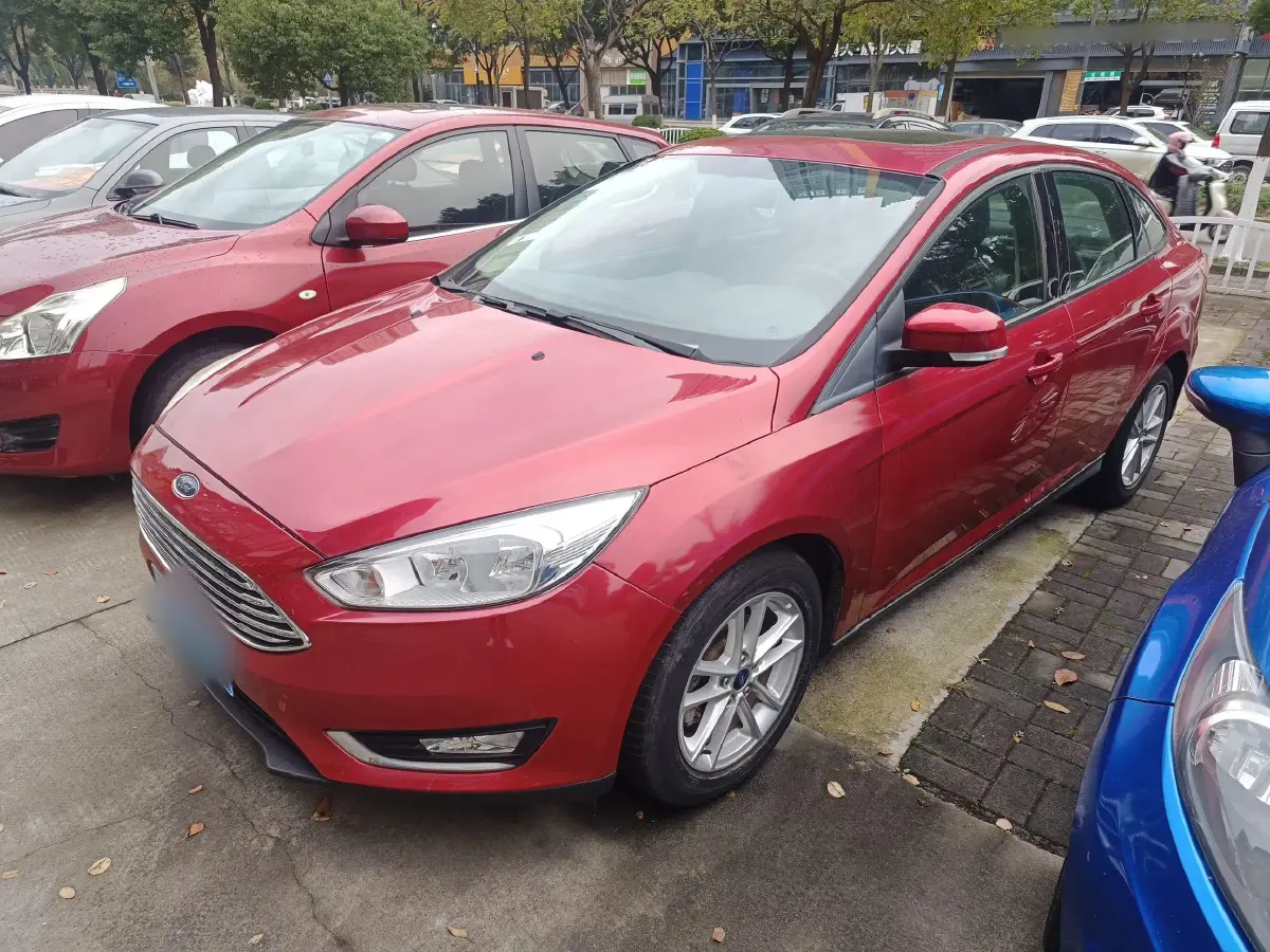 2015 Ford Focus 1.6L 125HP L4 6DCT