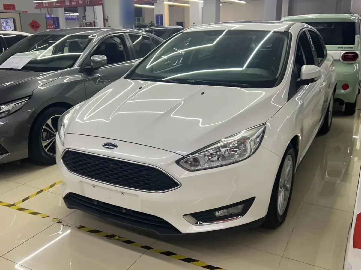 2015 Ford Focus 1.6L 125HP L4 6DCT