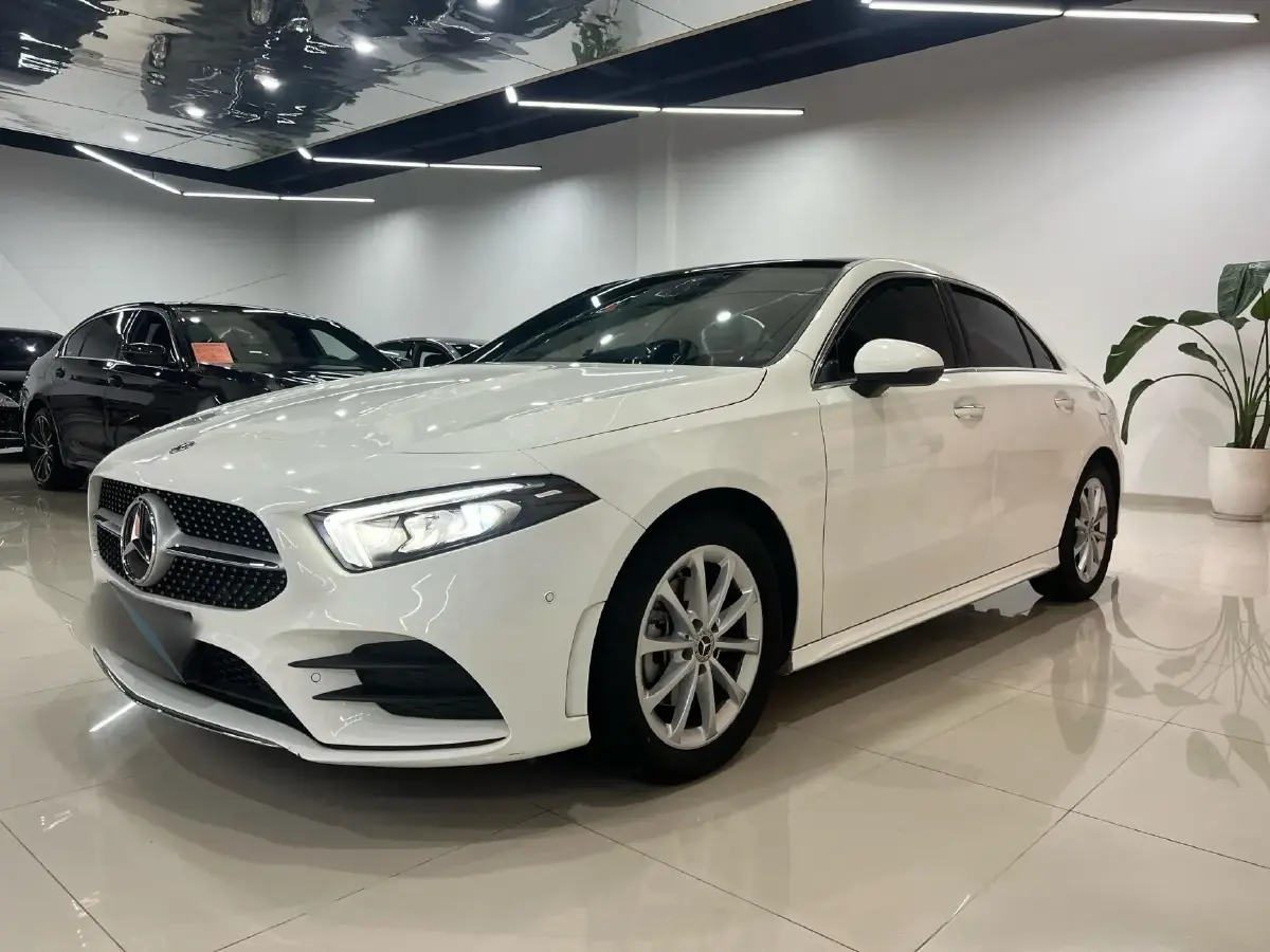 2020 Mercedes-Benz A Class 1.3T 163HP L4 7DCT