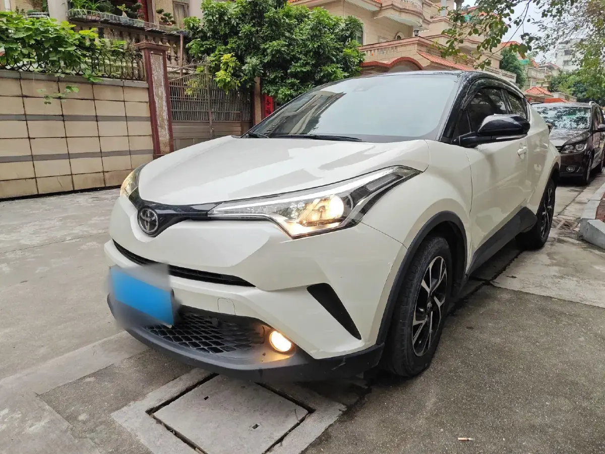 2020 Toyota C-HR 2.0L 171HP L4 CVT