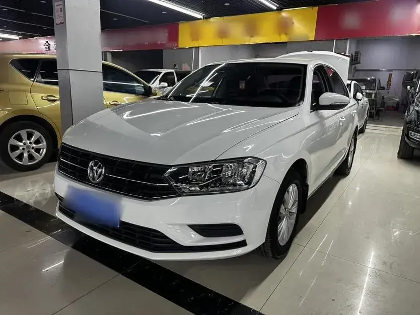 2017 Volkswagen Bora 1.6L 110HP L4 5MT