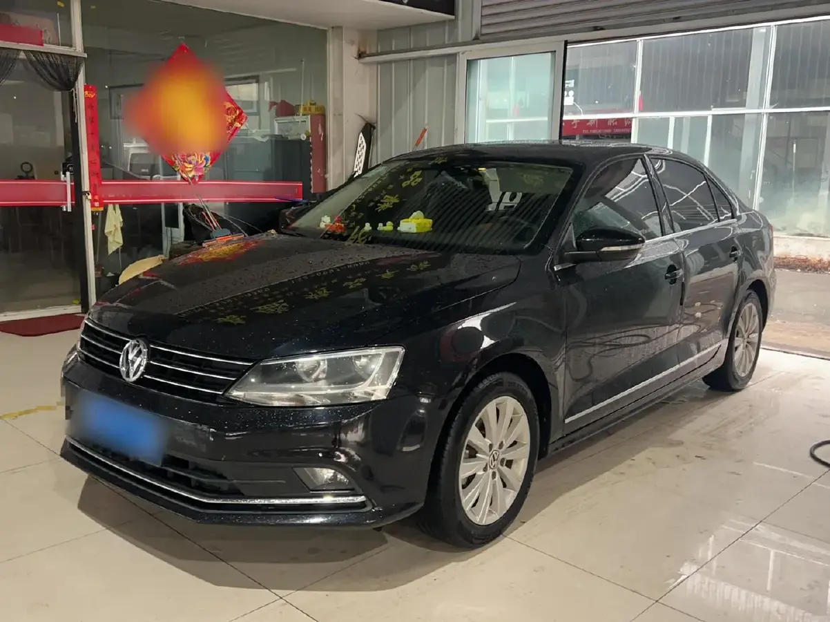 2015 Volkswagen Sagitar 1.6L 110HP L4 5MT