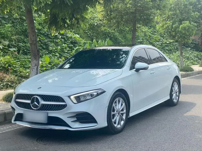 2020 Mercedes-Benz A Class 1.3T 163HP L4 7DCT