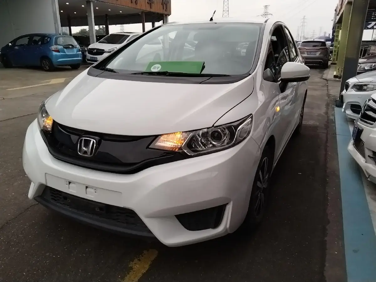 2014 Honda Fit 1.5L 131HP L4 CVT